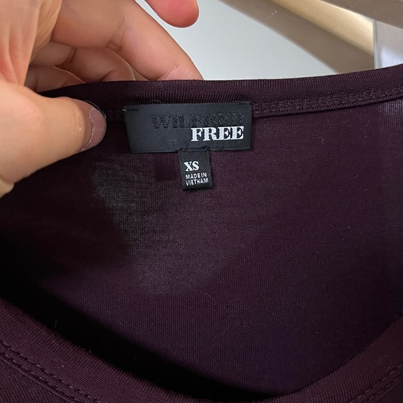 Aritzia wilfred burgundy side split top sz xs xsmall preloved - Picture 4 of 4